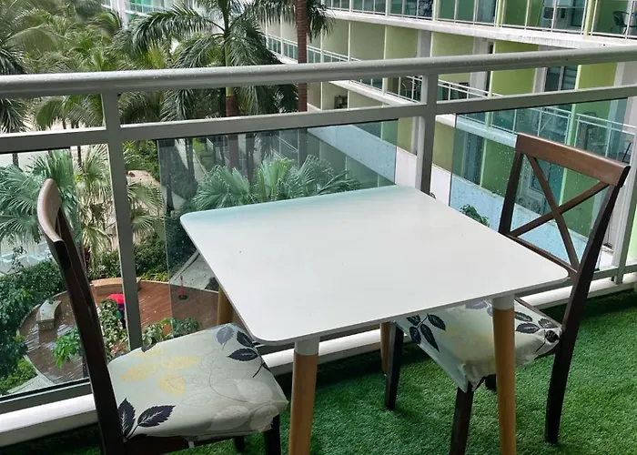 1 Bedroom Azure Beachview 6 아파트호텔